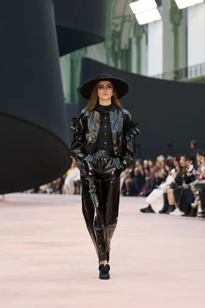 Look 43